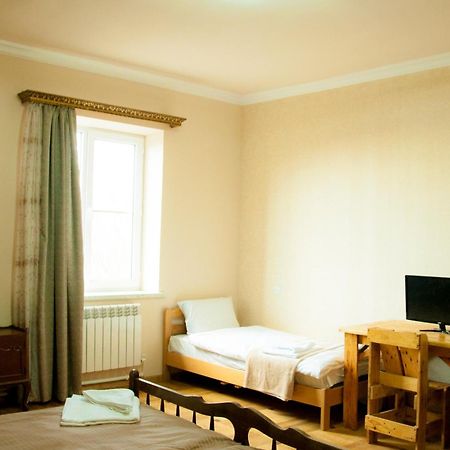 Azhdahak B&B In Geghashen , Abovyan Zewnętrze zdjęcie