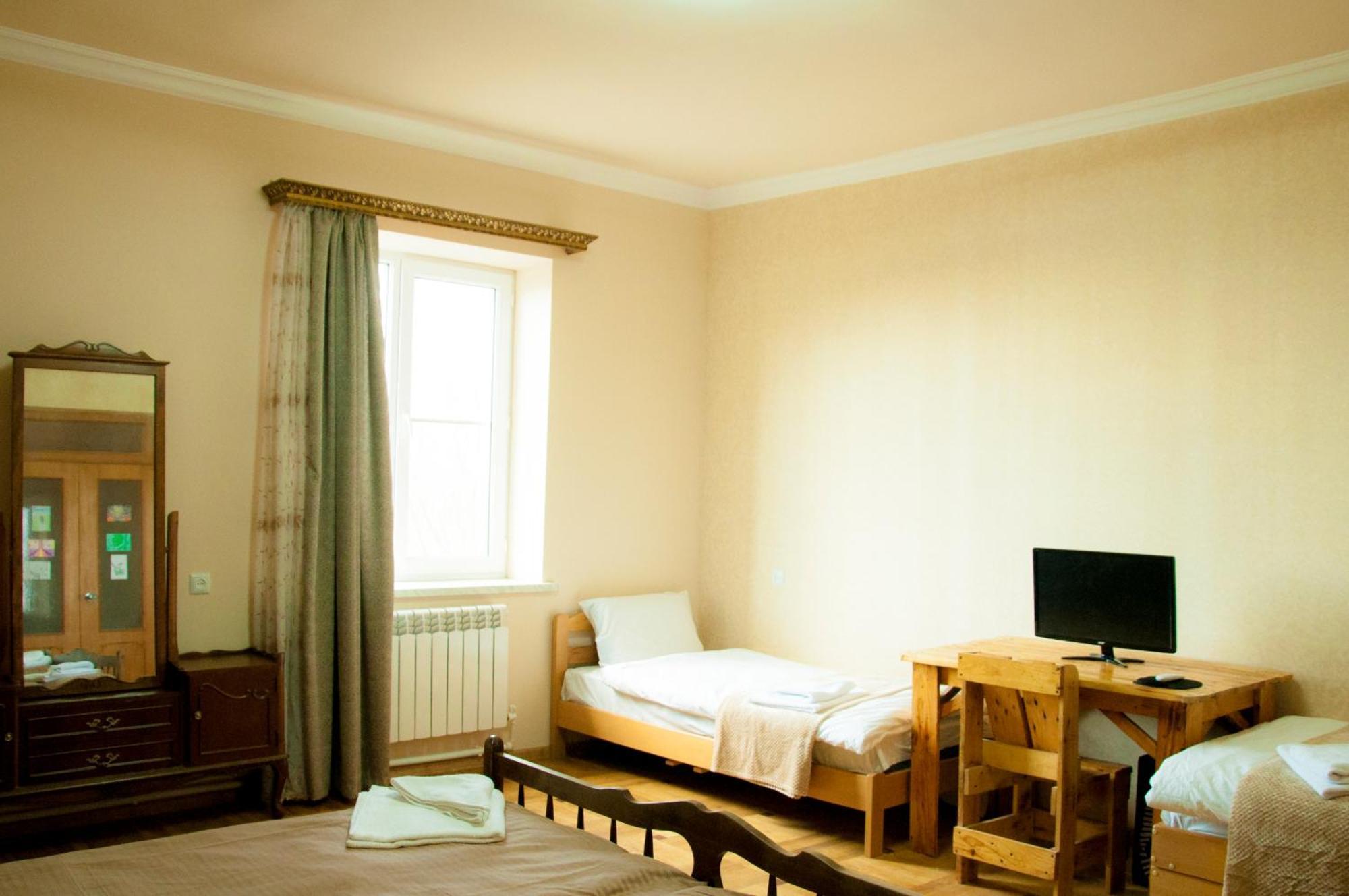 Azhdahak B&B In Geghashen , Abovyan Zewnętrze zdjęcie