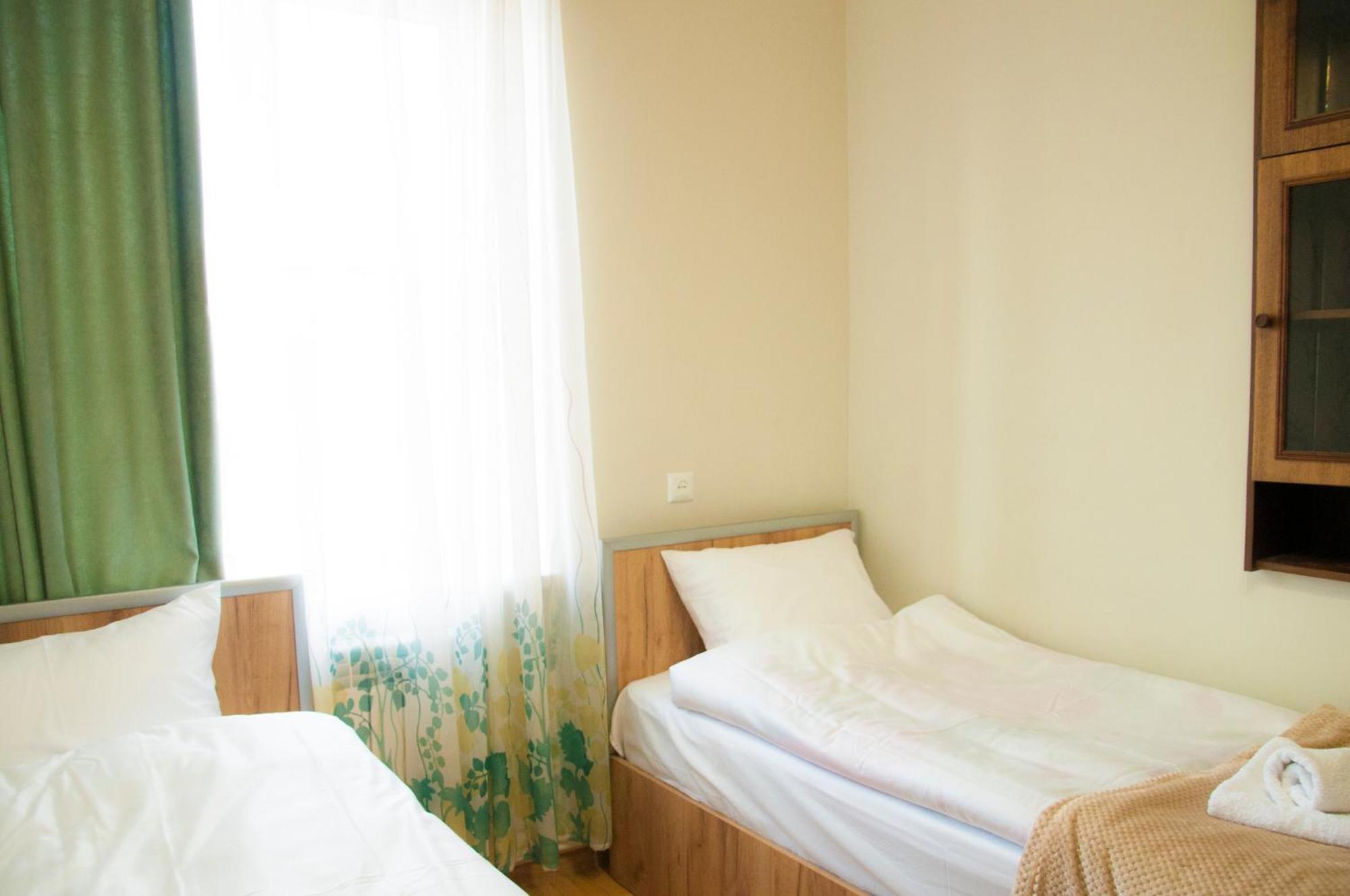 Azhdahak B&B In Geghashen , Abovyan Zewnętrze zdjęcie