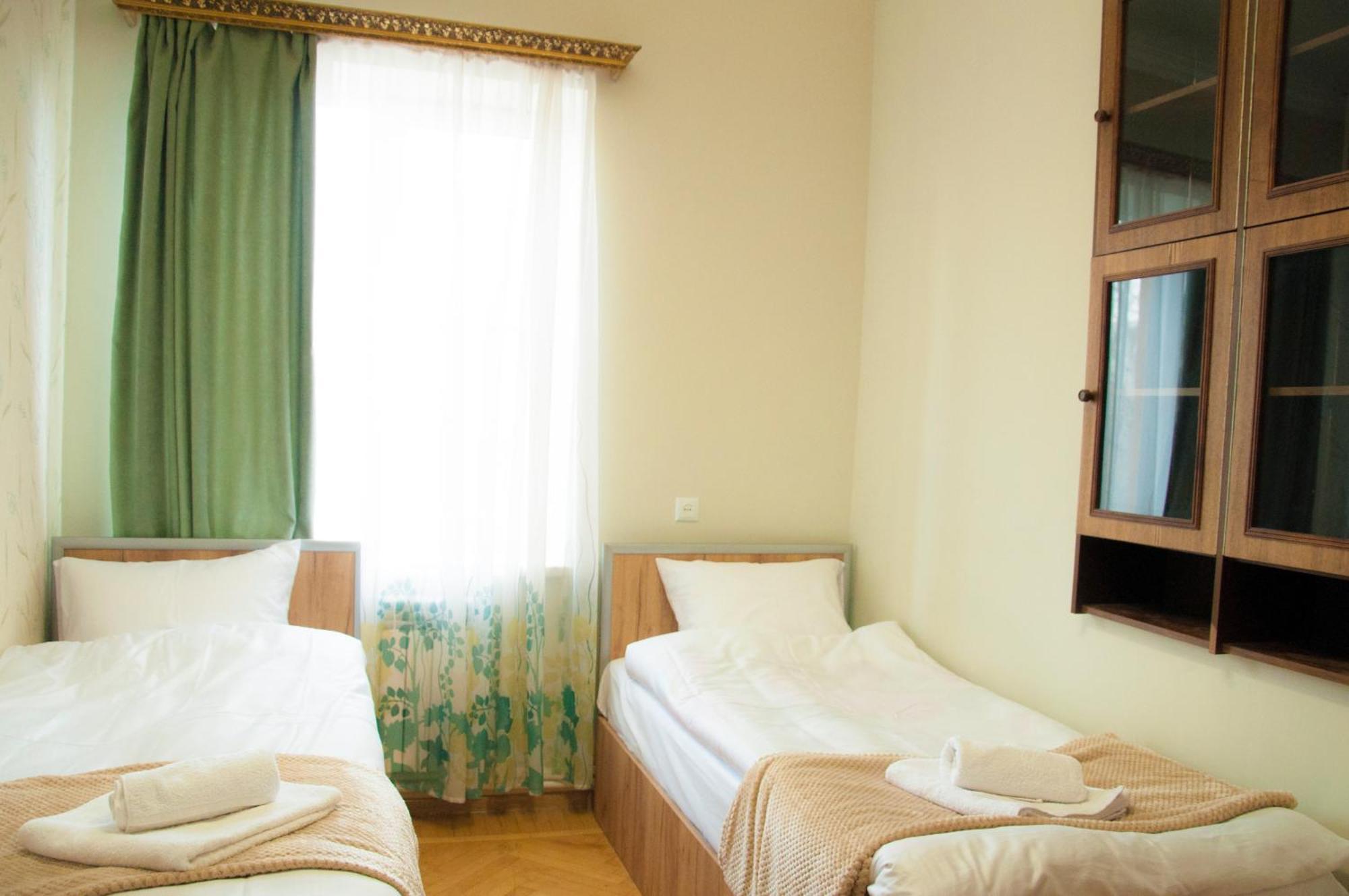 Azhdahak B&B In Geghashen , Abovyan Zewnętrze zdjęcie