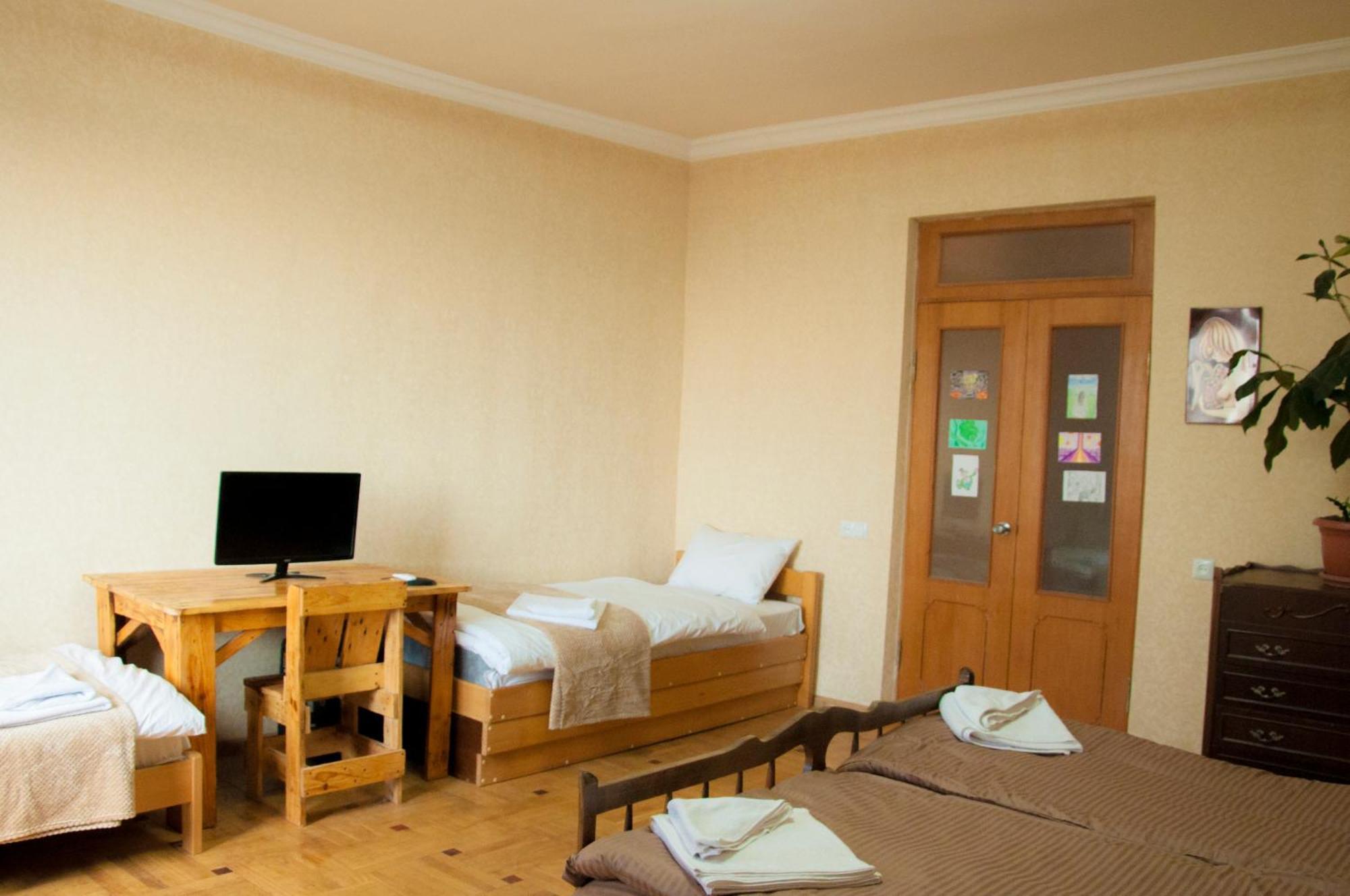 Azhdahak B&B In Geghashen , Abovyan Zewnętrze zdjęcie